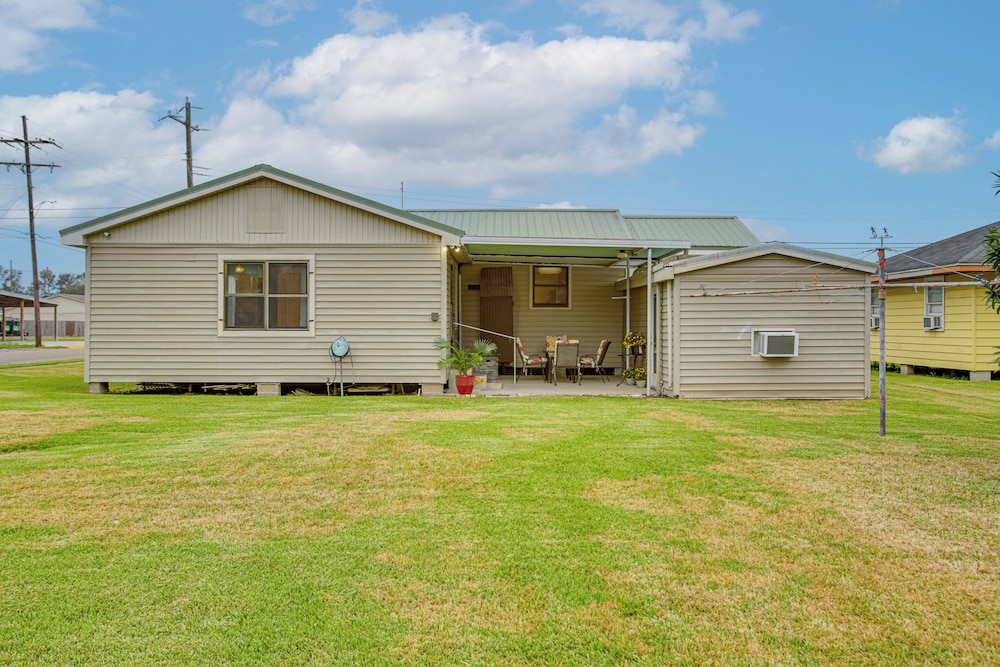 2 Mi to Nicholls State University: Home w/ Yard