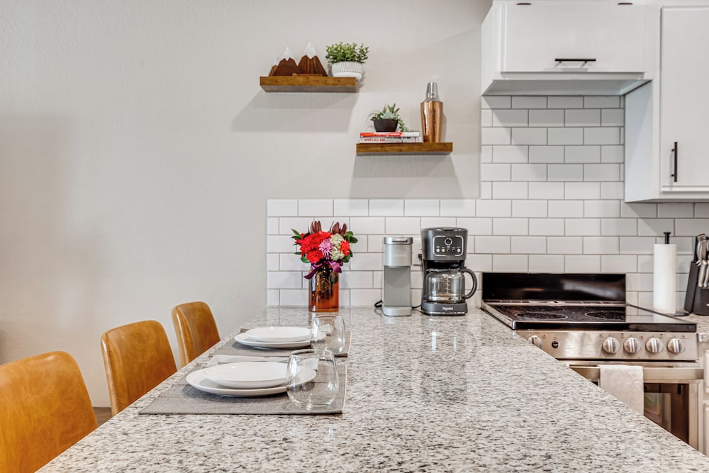 Walk to Dtwn: Winter Park Studio w/ Hot Tub Access