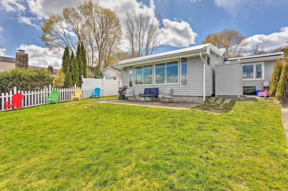 Waterfront Portsmouth Cottage: 8 Mi. From Newport!