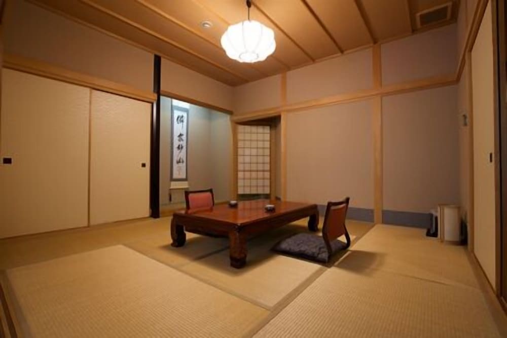 Inunakisan Grand Hotel Kisenkaku