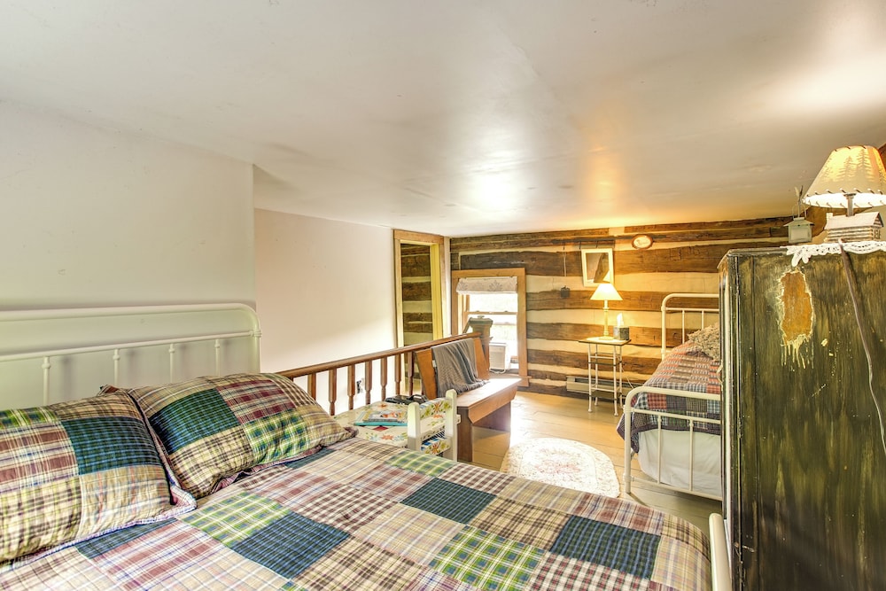 3 Mi to River: 11-acre Retreat in Rural Stockport