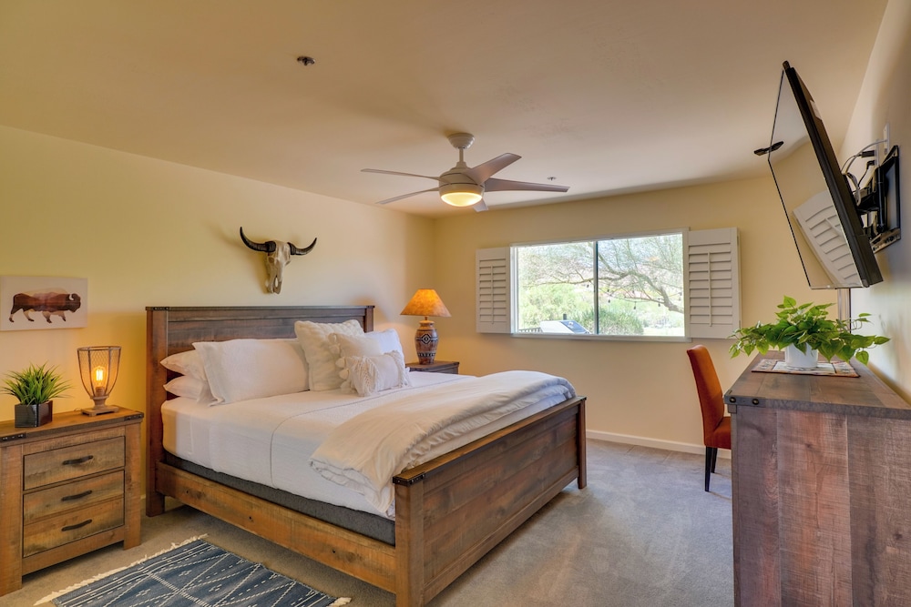 Amazing Desert Views! Tucson Casita on Golf Course