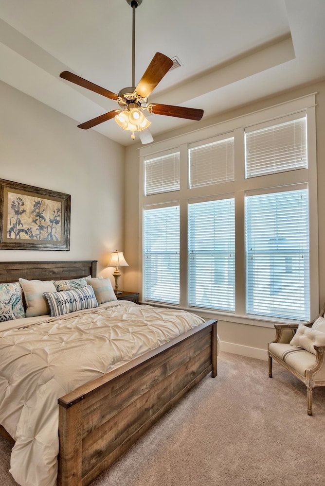 JACK's Place 3 Bedroom Condo By Coastal Dreamin