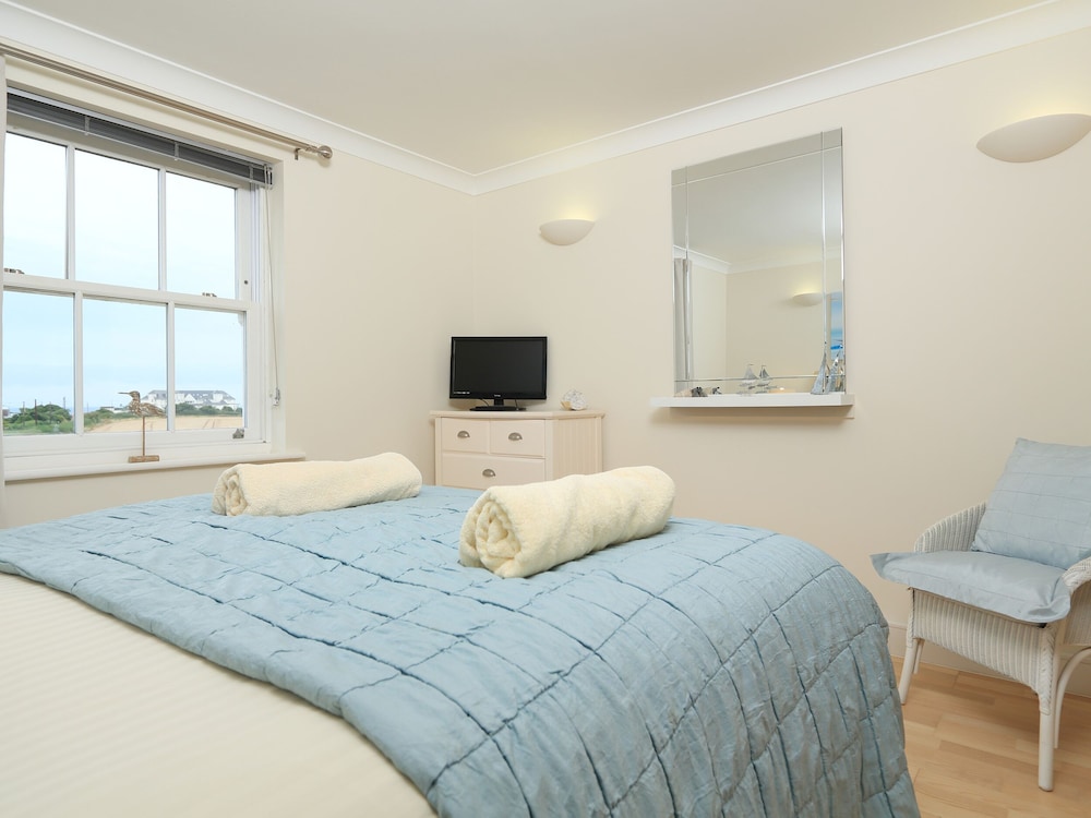 8 Thurlestone Beach view 3