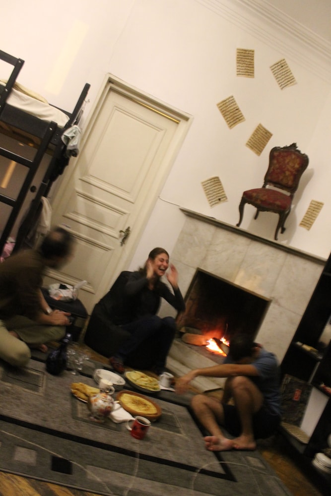 Opera Rooms&Hostel