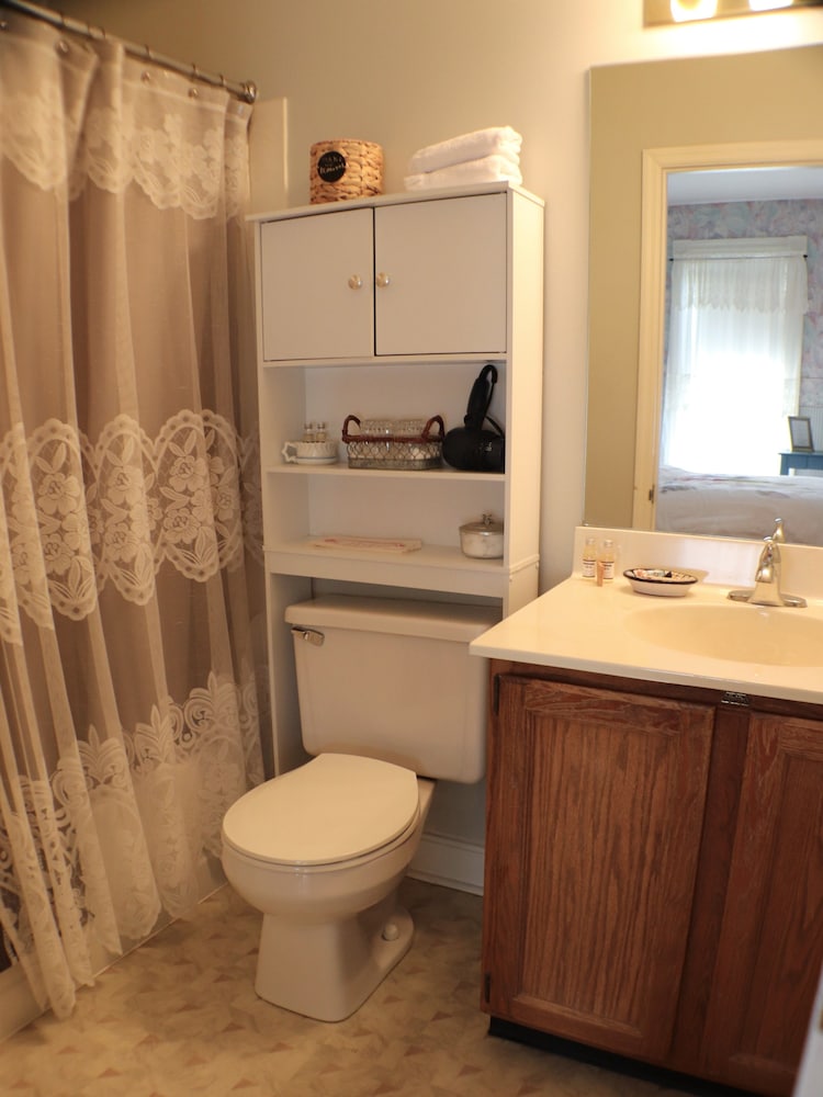 The Lincoln Short North B&B