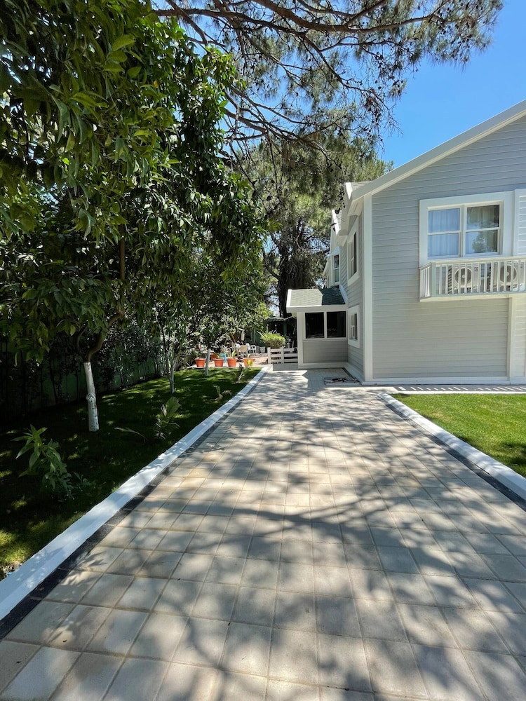 Very Special Villa, 6 and 3 Great For Family Reunions