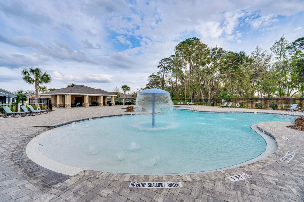 Davenport Home w/ Pool Access & Patio!