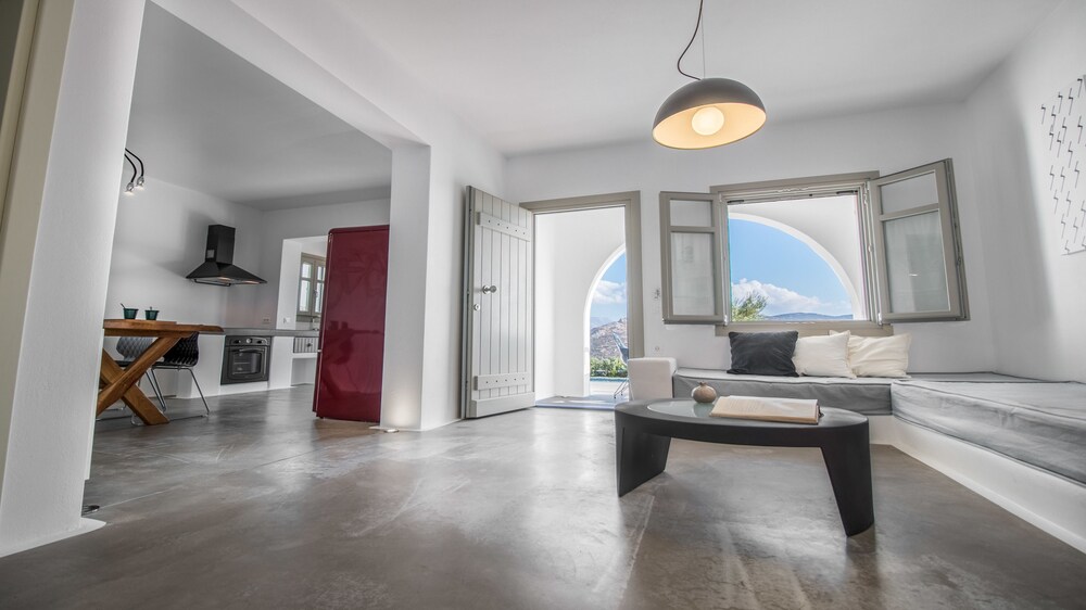 Halcyon Suites and Villas Naxos