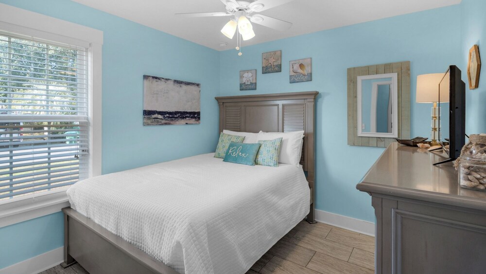 Pet Friendly! In Panama City Beach; Minutes to Beach & Pier Park view 5