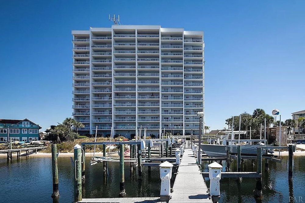 South Harbour 12E