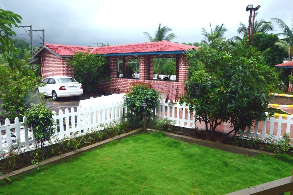 Aanandi Farm and Resort view 2