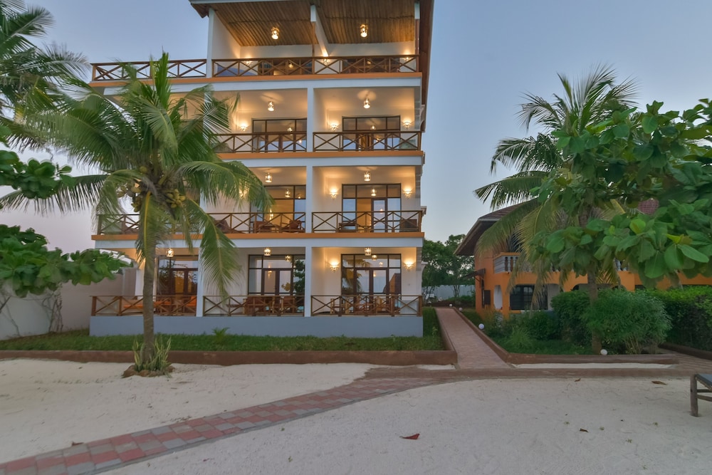 Mnarani Beach Cottages