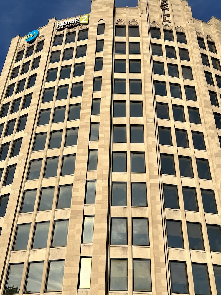 Hotel Tru By Hilton St. Louis Downtown - Image 1