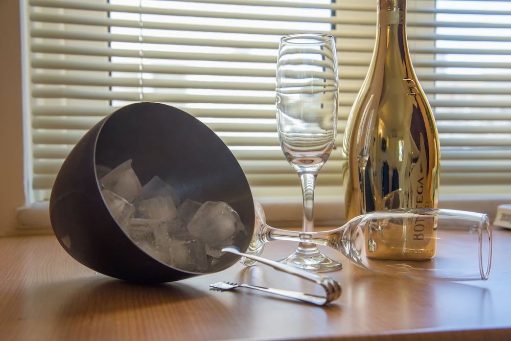 Artdeco Luxury Suites view 5