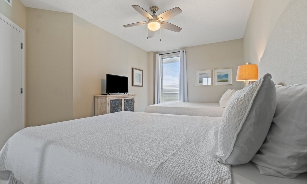 Pelican Pointe 1203