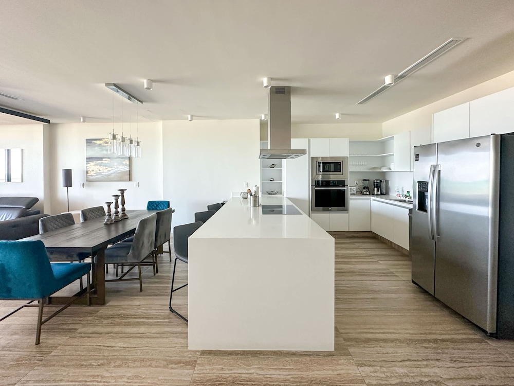 2BR Iconic Oceanfront Escape