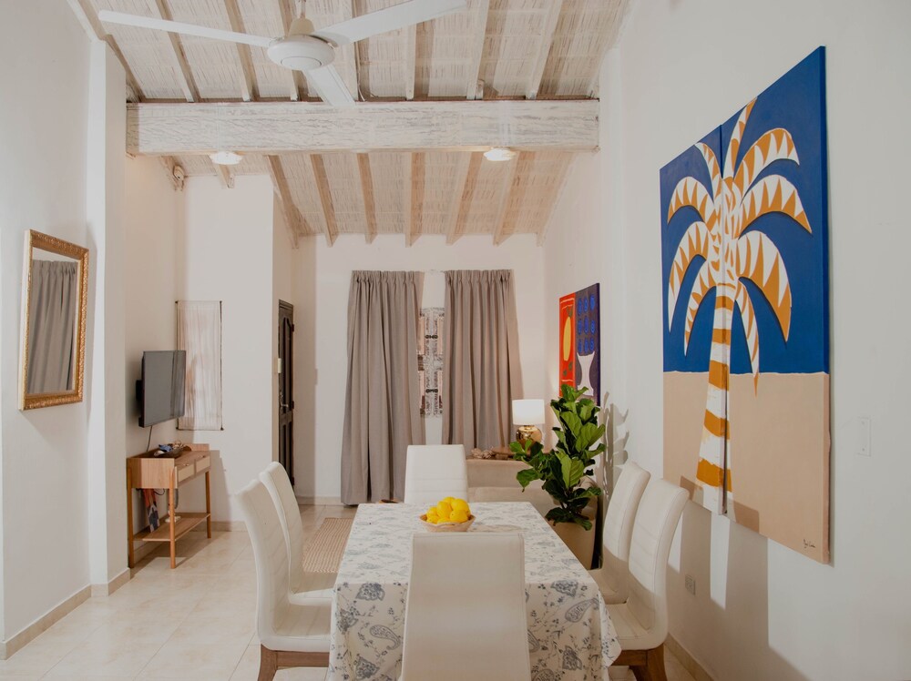 2BR APARTMENT IN THE WALLED CITY