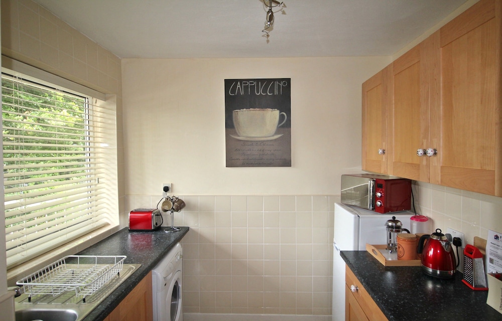 Balcony Apartment - Spacious 2 Large Beds view 5