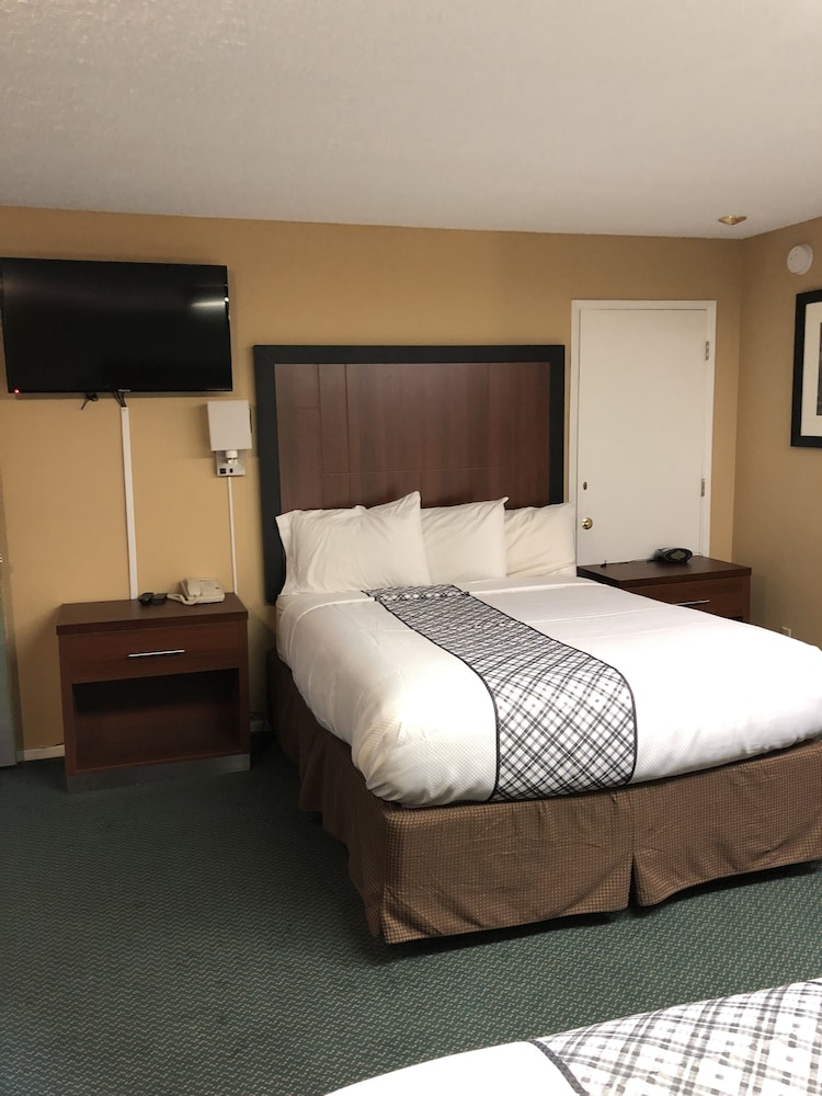 Knight's Inn Motel