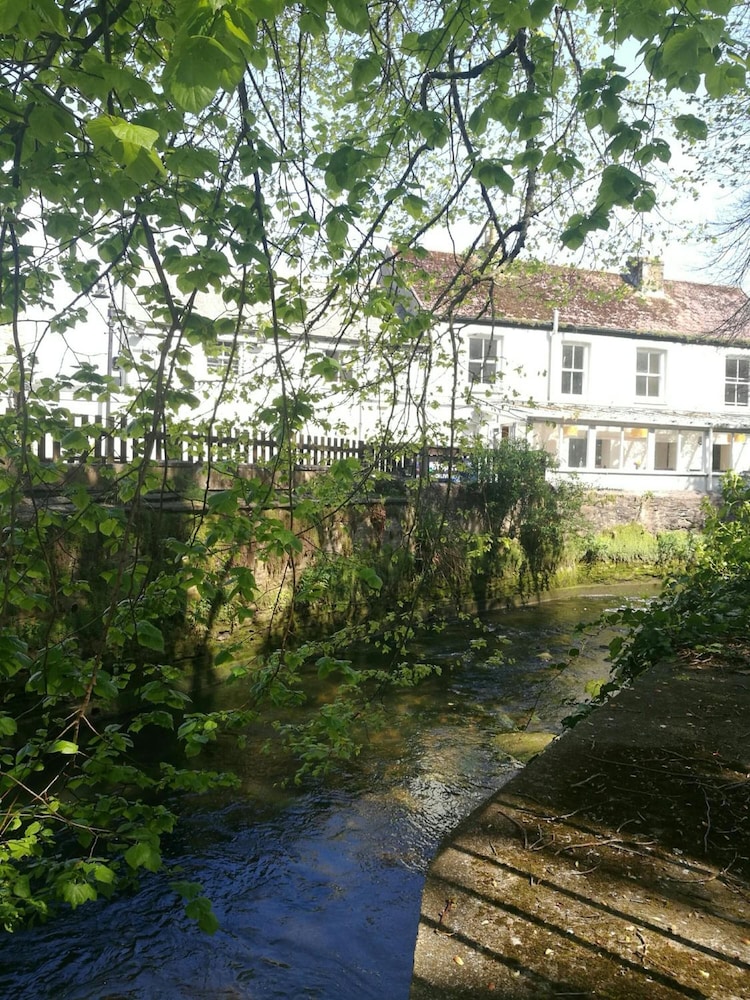 The Barley Sheaf Inn