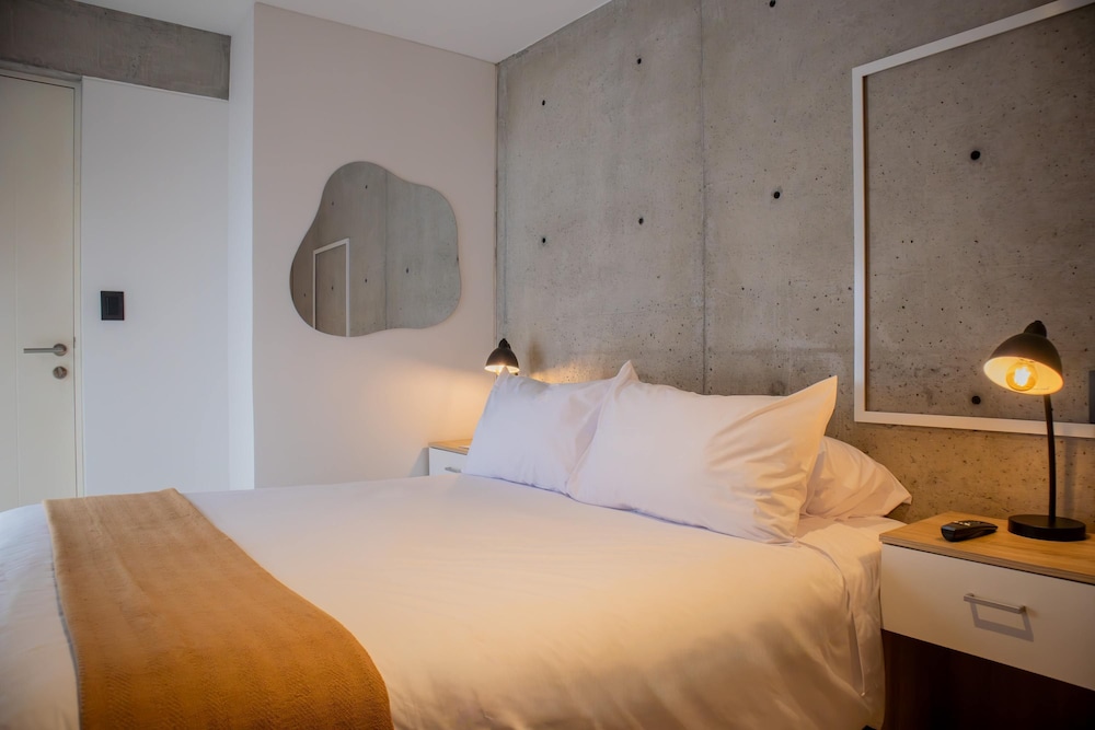 w Phenomenal 1BR w Balcony in Barranco