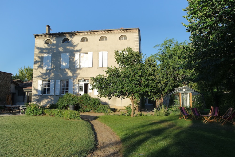 Villa Rhôna