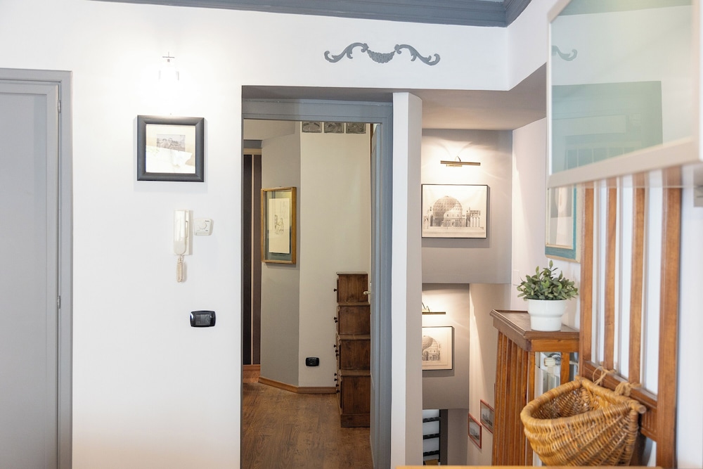 Pantheon Apartment