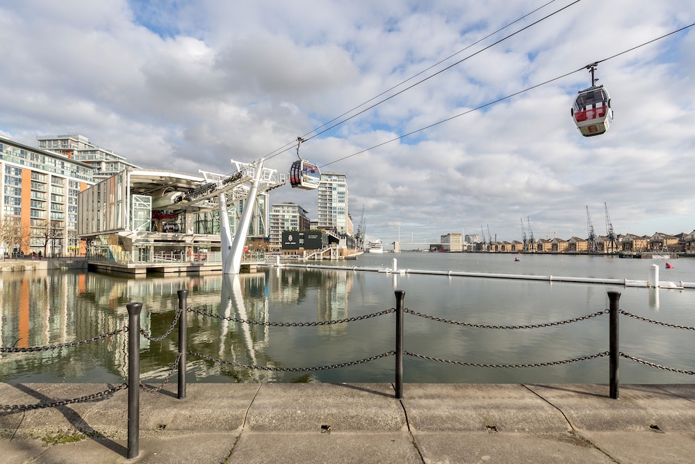 Premium London Excel Apartment