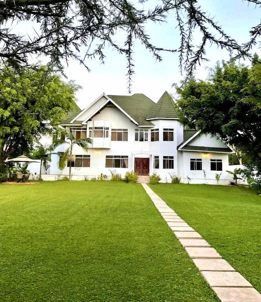 AMALA VILLAS