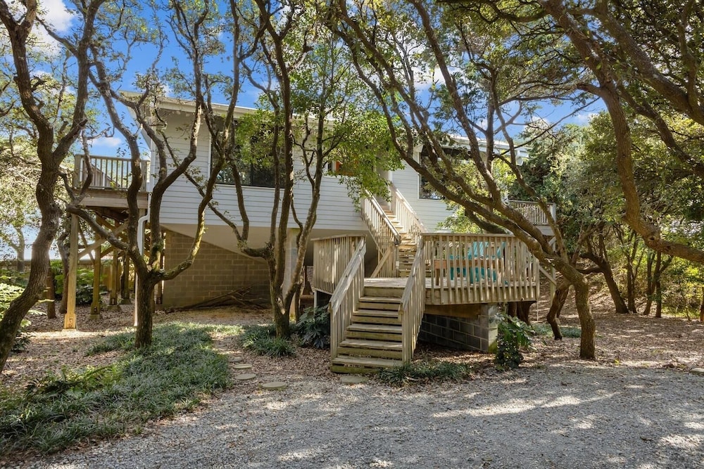Beach Grove 3 Bedroom Home