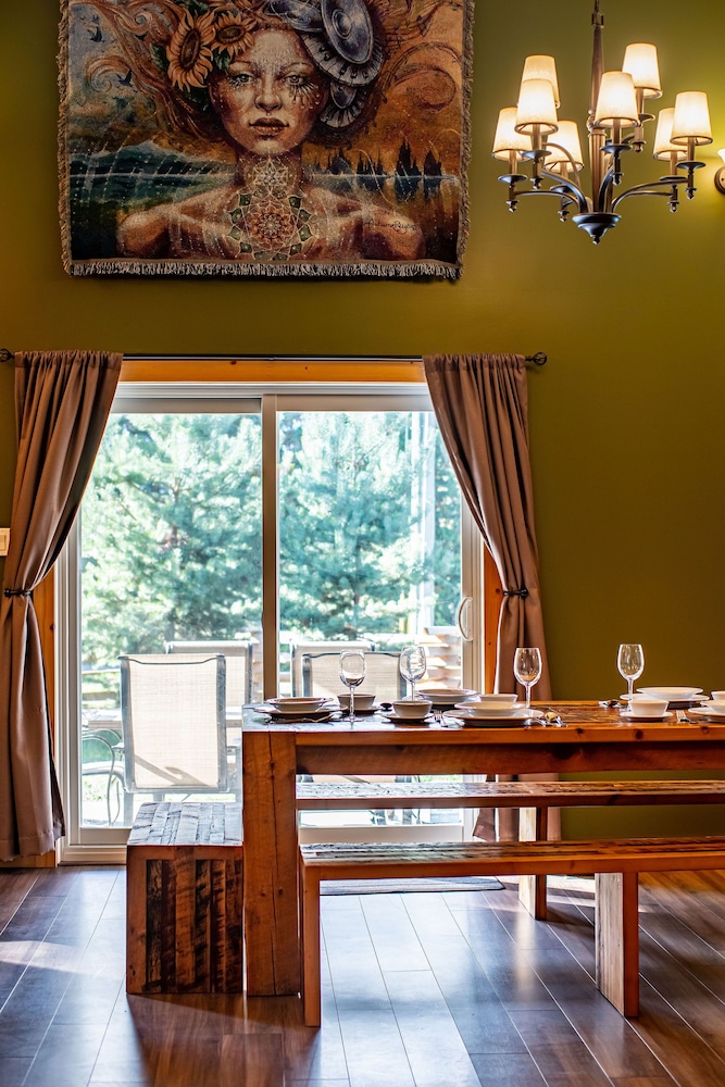 Perch for Four by Revelstoke Vacations