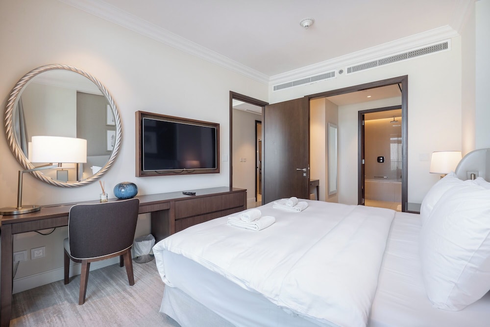 Luxury Living Spectacular Burj Views