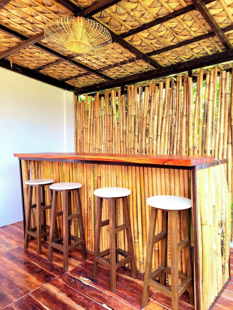 Modern Bahay Kubo Near Tagaytay - Casita Anahaw