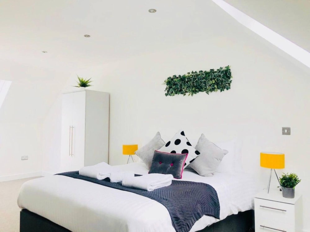 Millennium Gallery 2 Bedroom Space by Belvilla view 4