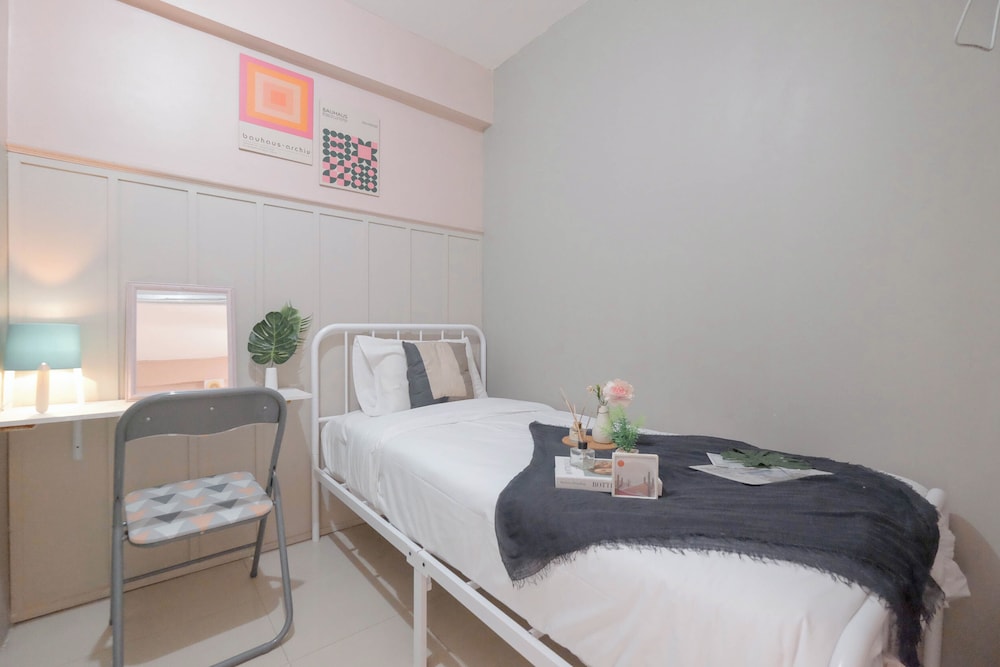 Soft Toned And Comfy 2Br Near Mall At Bassura City Apartment