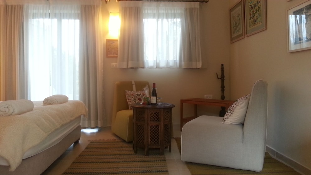 Shulamit Yard