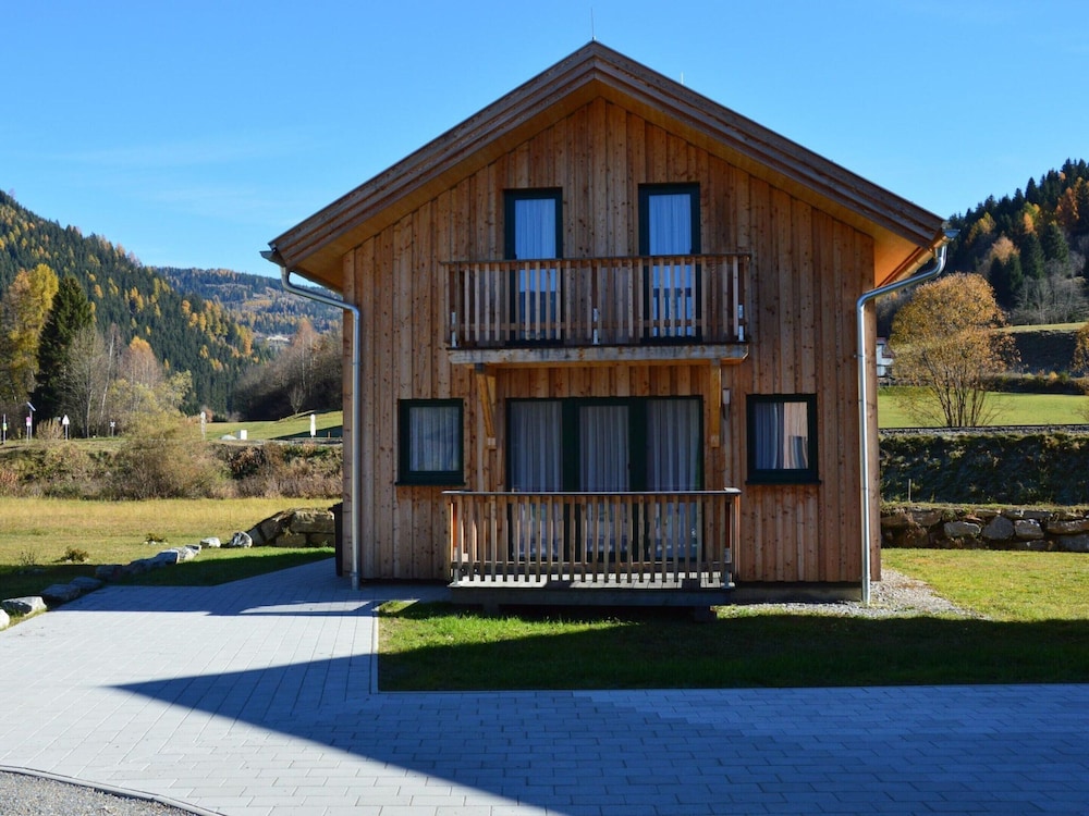 Attractive Chalet With Jacuzzi