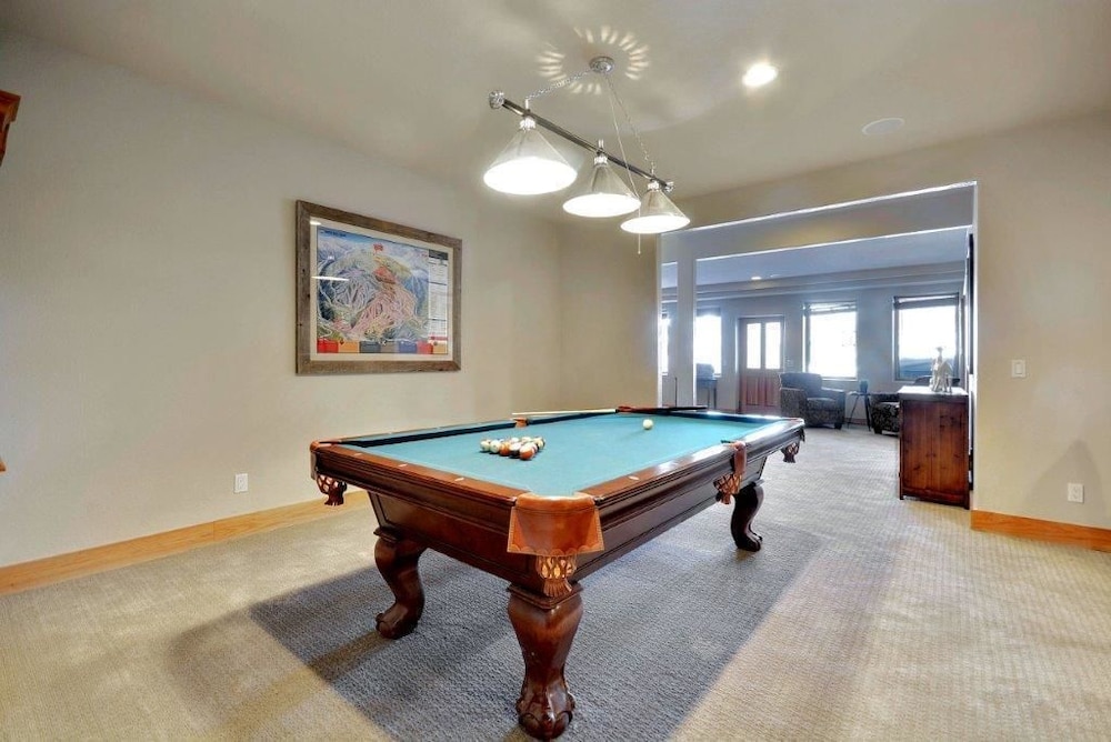 Eagle Wind Lodge 5 Bedroom Holiday Home by Winter Park Lodging Company