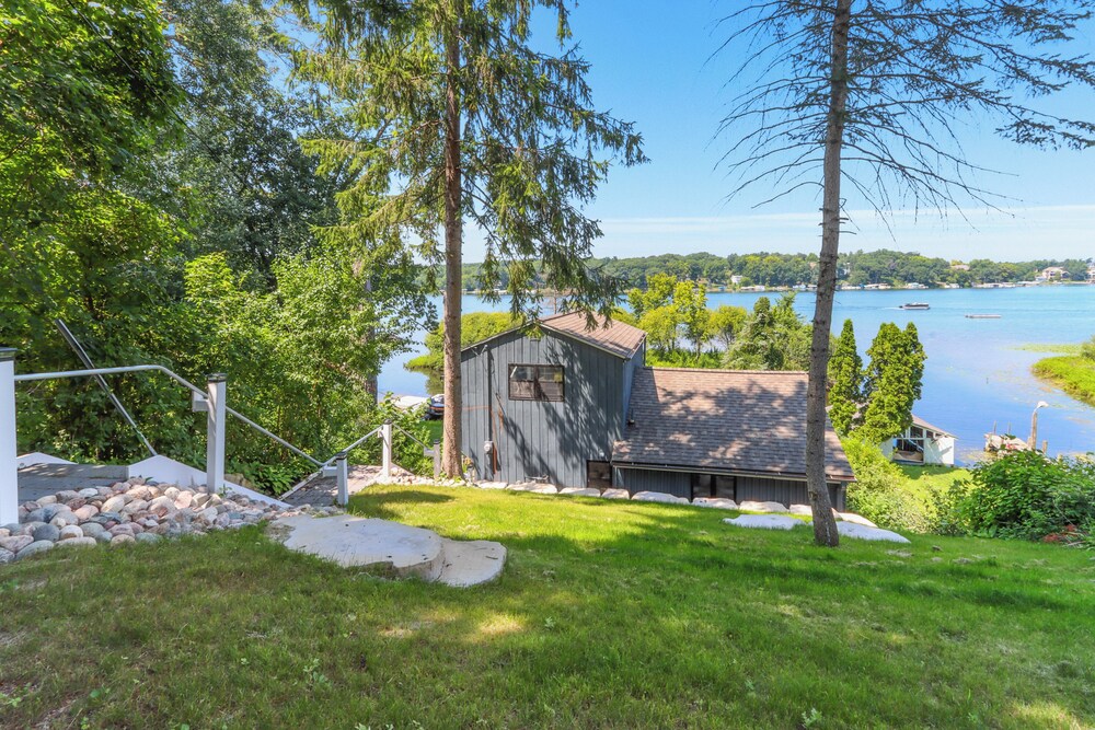 < 1 Mi to Boat Ramp: Lakefront East Troy Cottage