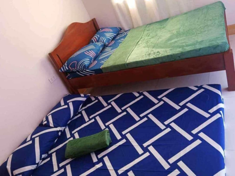 Room-aremen Transient, the no Hassle and
