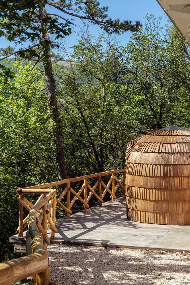 LA FORESTALE Luxury Ecolodge