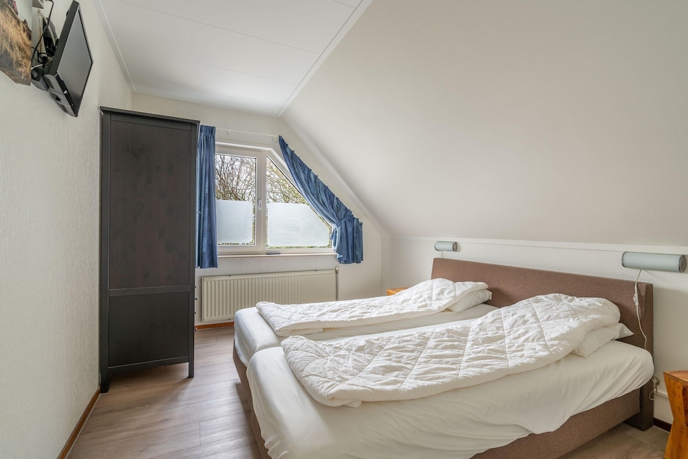 Villa With Finnish Sauna and Outdoor Shower