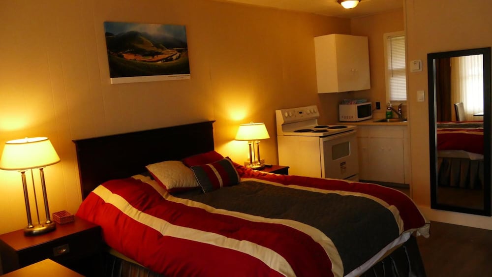 Cornwall Vacations - The White Horse Motel - Property Image 10