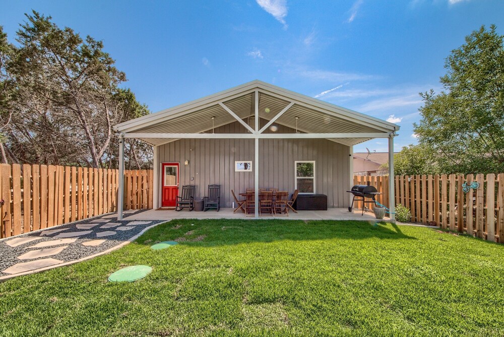 Sattler Haus Rr 464 2 Bedroom Home by RedAwning view 5