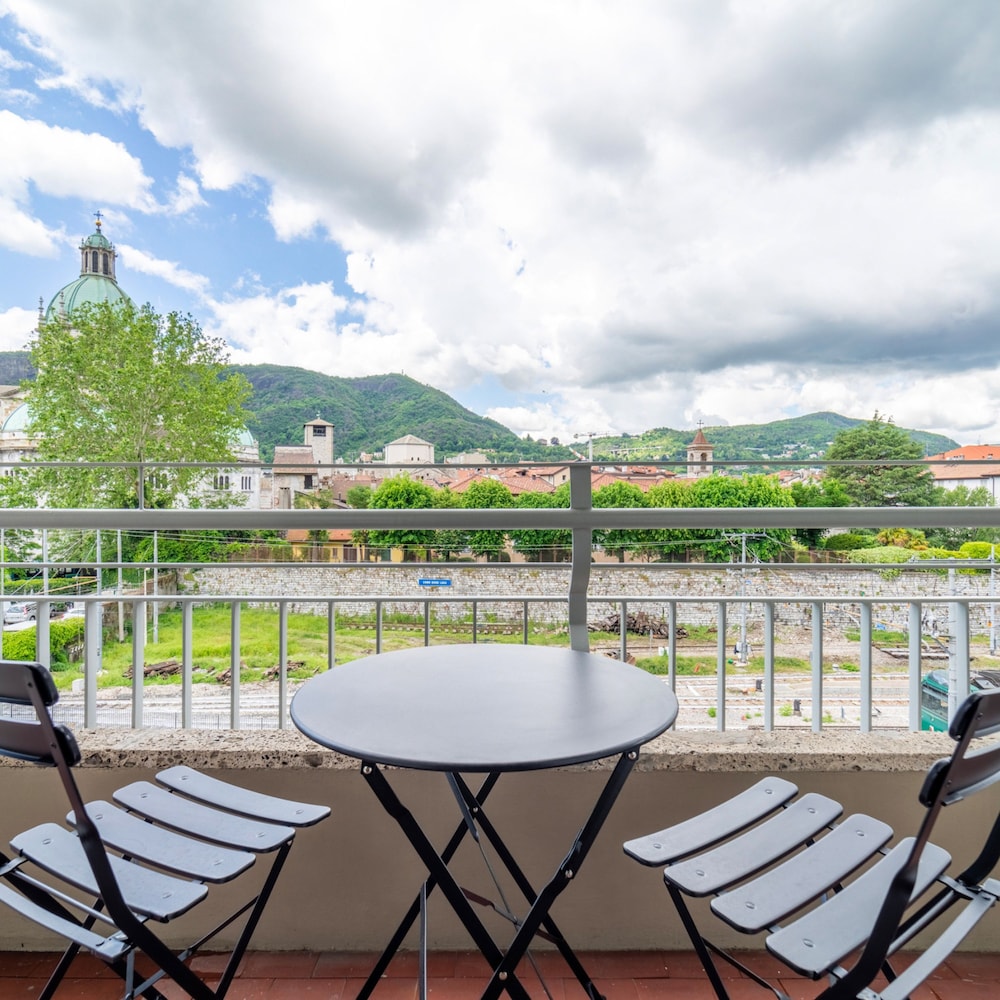 Autumn Apartment in Como