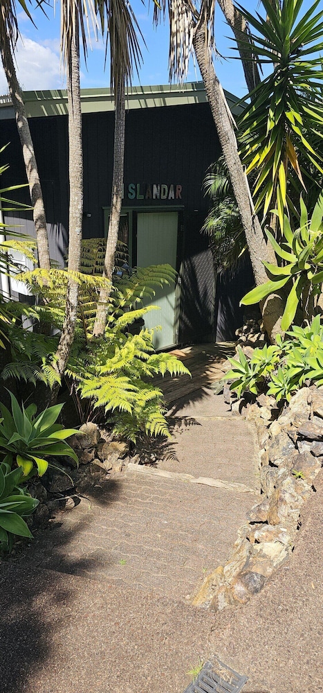 Onetangi Seaview Residence