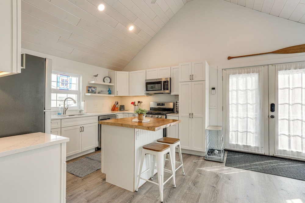 Dock, Deck & Fire Pit! Chautauqua Lake Retreat