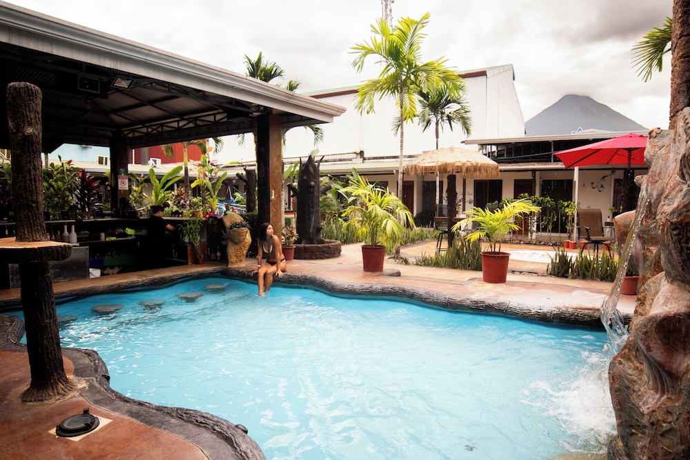 Arenal Hostel Resort