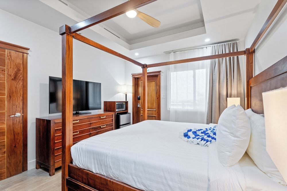 Royal Kahal Beach Resort
